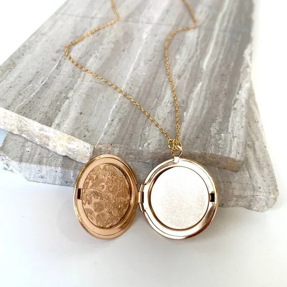 Round Gold Locket Necklace - Picture 6 of 9